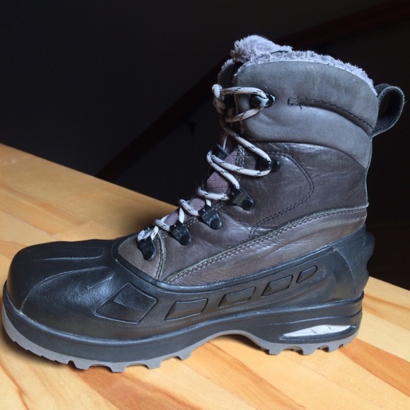 Size 8 waterproof winter boots - Picture 5 of 7